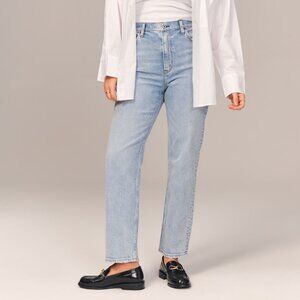 A&F Curve Love Ultra High Rise Ankle Straight Jean - Size 33 S